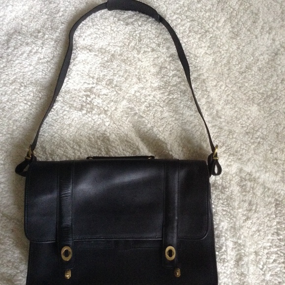 Coach Handbags - NEW LISTING Vintage COACH laptop bag